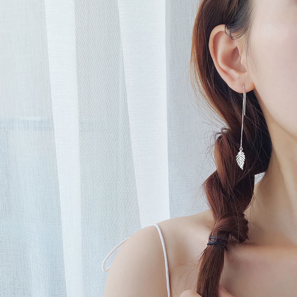 Đôi bông tai dáng rơi họa tiết chiếc lá xinh xắn cho nữ