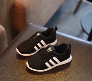 Giày adidas lưới - chat trc khi đặt hàng