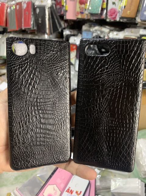Ốp lưng BlackBerry Key One, Key 2 cứng kiểu vân da