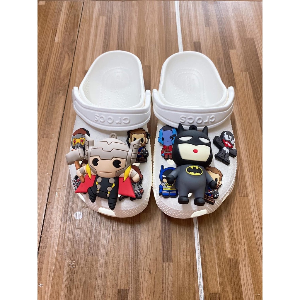 Sục cá sấu màu trắng cross chính hãng tặng full charm cho bé gái hoặc trai cao cấp