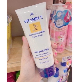 Sữa rửa mặt vitamin e thái lan