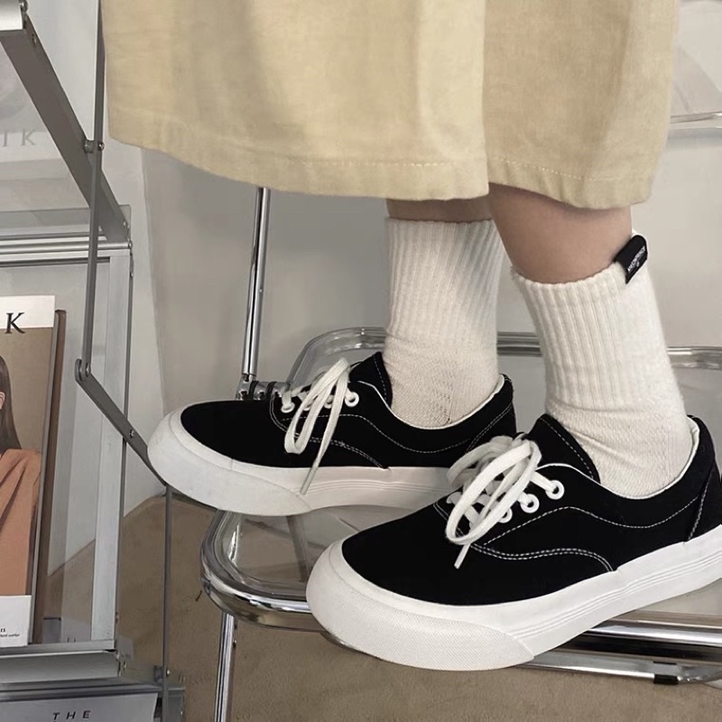 Giày thể thao đen trắng basic đế bánh mì ullzang sneaker đen trắng basic