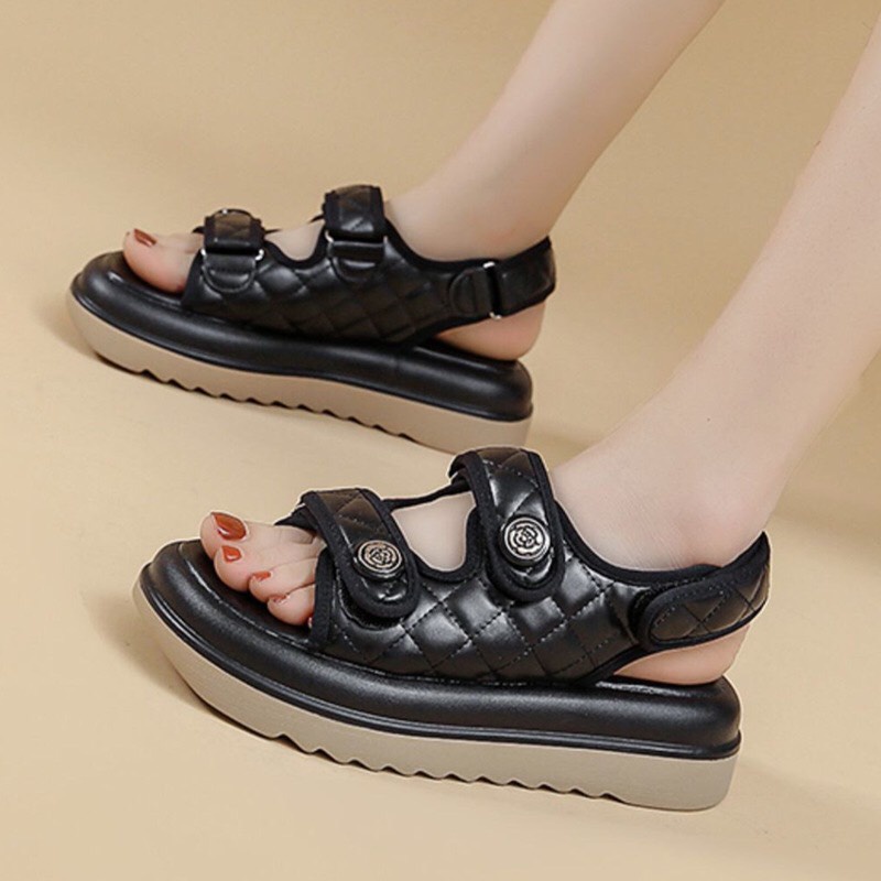 Sandal 2 quai dán khuy hoa hồng