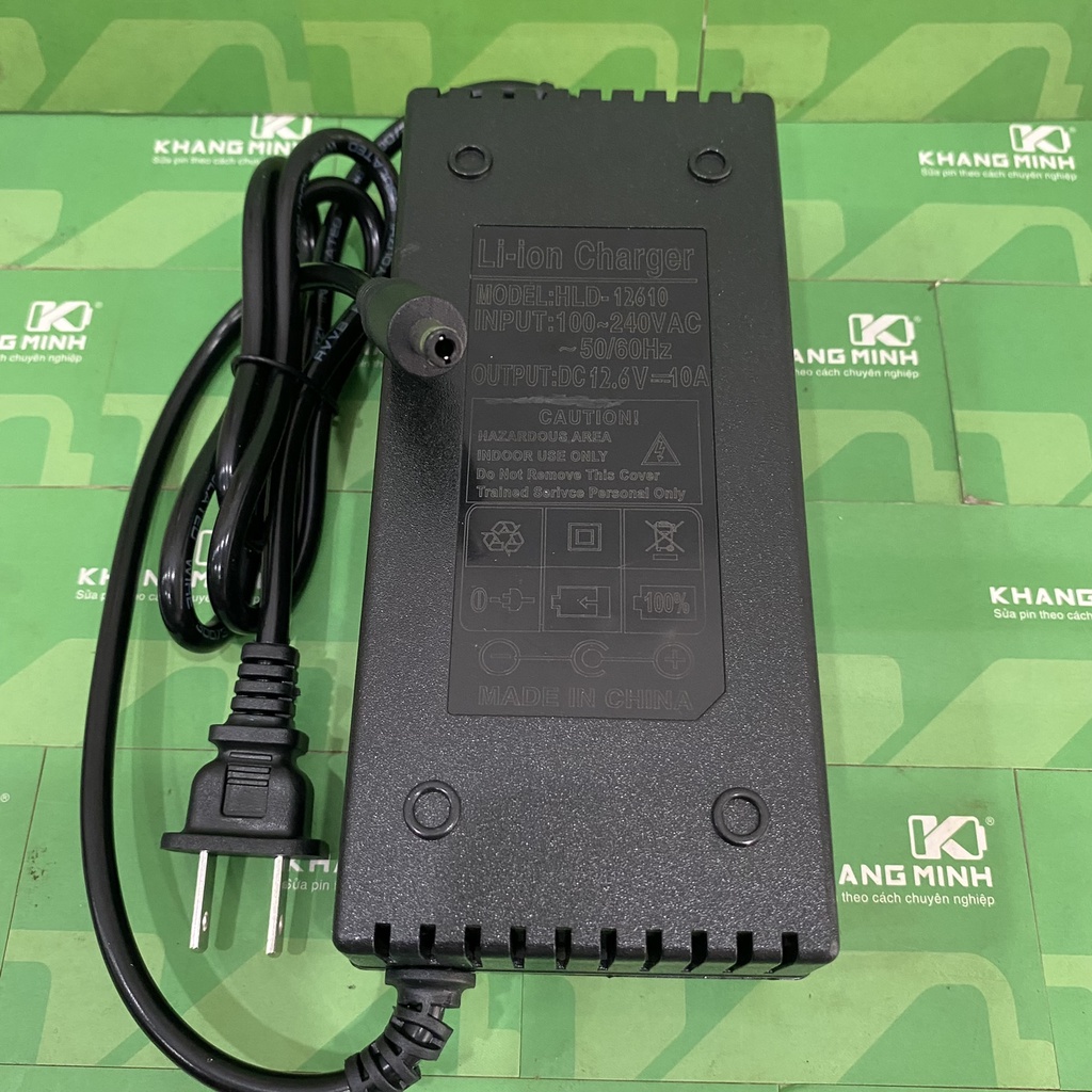 Sạc 3S 12.6V 5A - 10A có quạt và đèn báo đầy, chuyên sạc pin Li-ion 10.8V - 12V