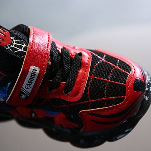 Giày Thể Thao Thoáng Khí Chống Trượt Có Đèn Led Phong Cách Marvel Spiderman Cho Bé Trai