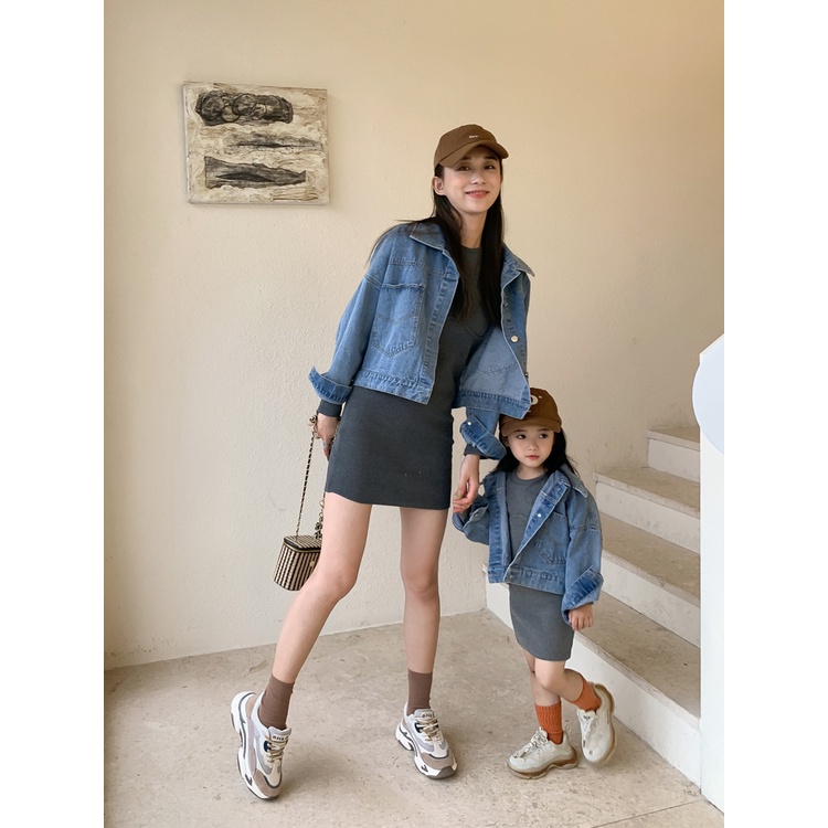 Đồ đôi mẹ con váy thun tăm màu xám dáng suông + áo khoác denim - 287 (Có ảnh thật)