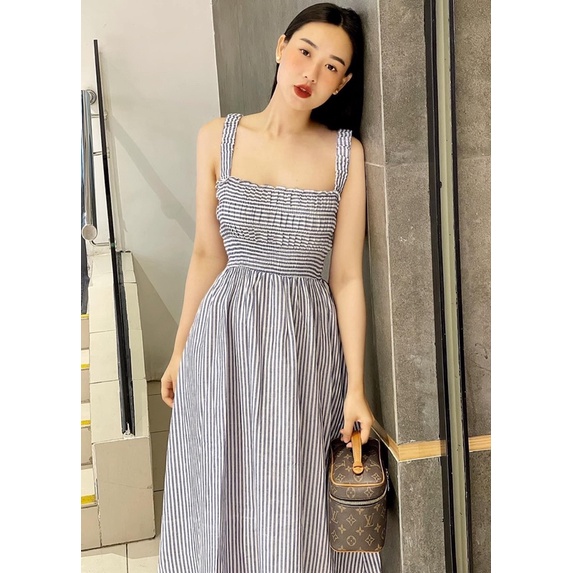 Váy đầm hai dây kiểu dáng maxi hoạ tiết kẻ sọc