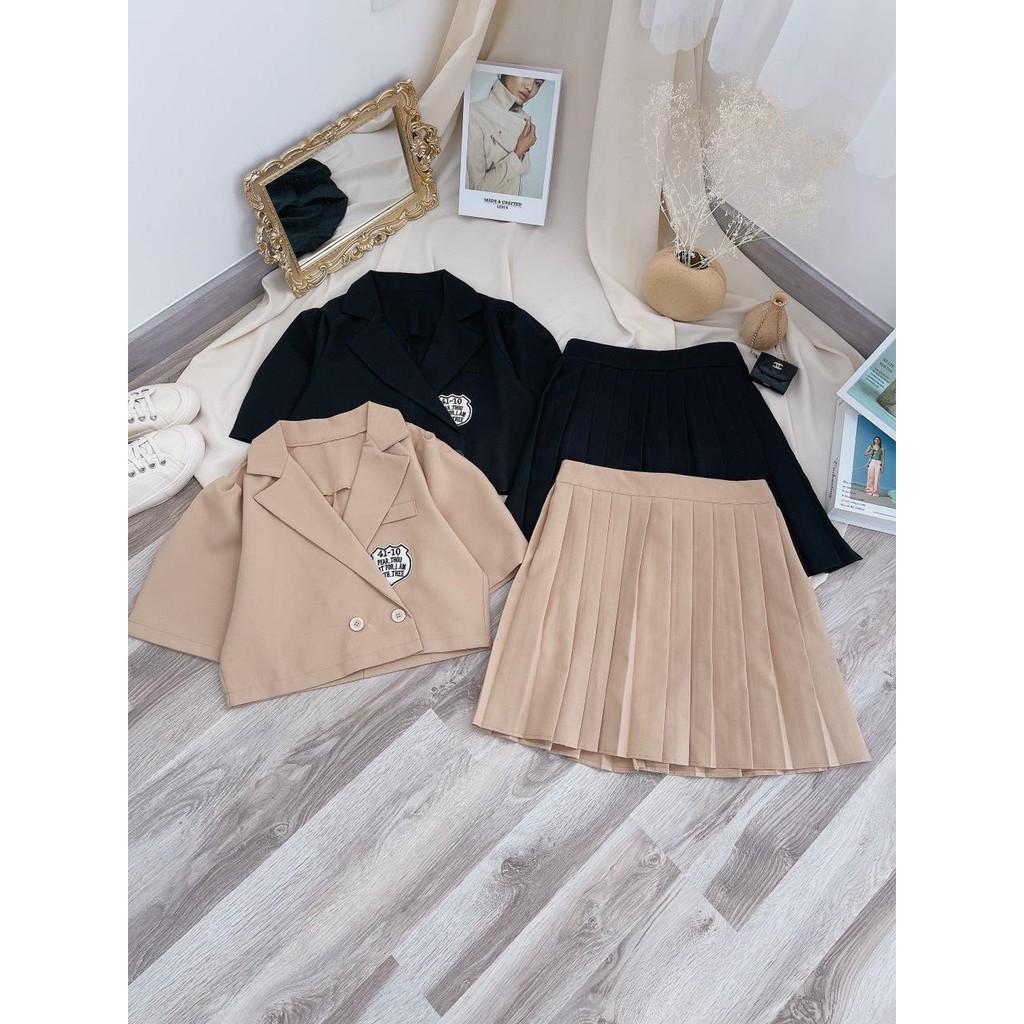 Set áo vest logo kèm chân váy xếp li | BigBuy360 - bigbuy360.vn
