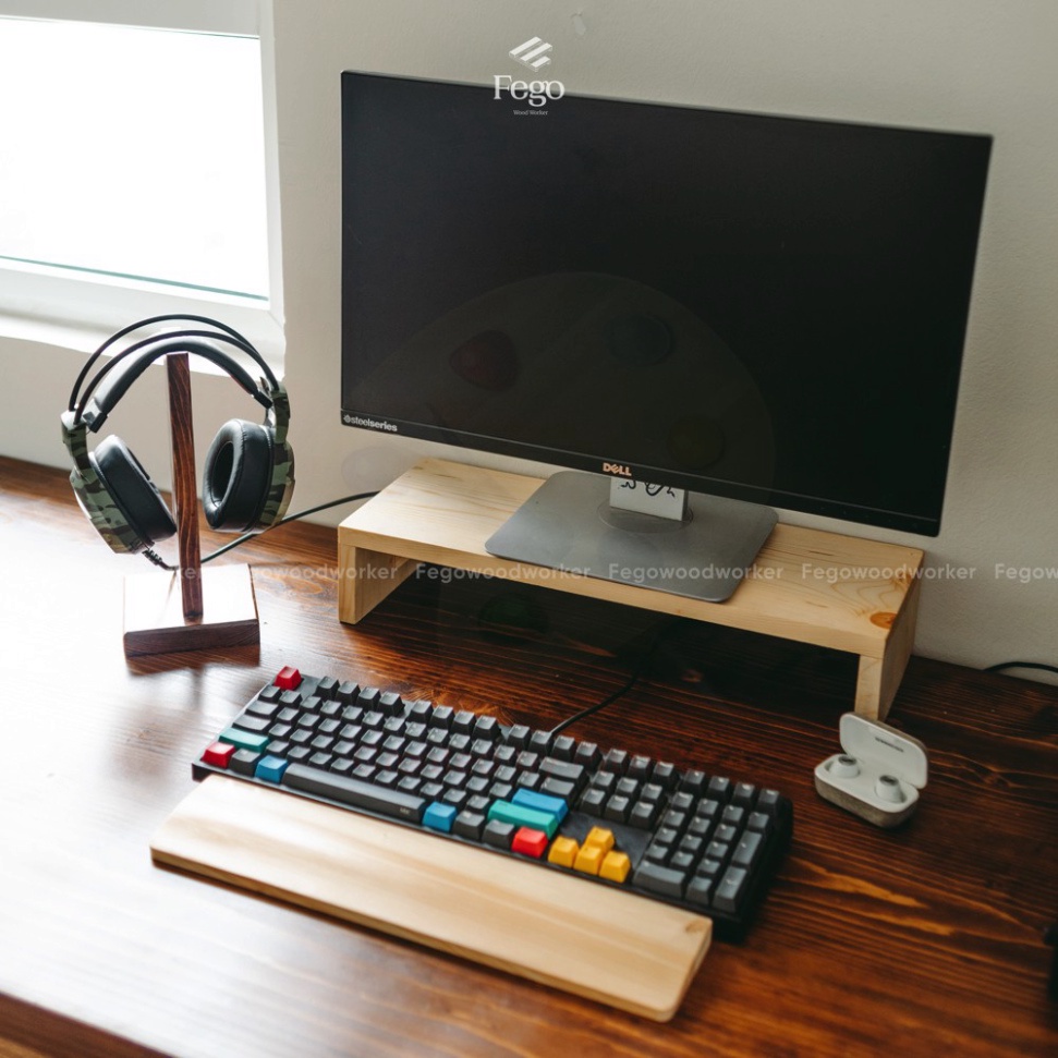 Giá treo tai nghe chất liệu gỗ thông tự nhiên / Headphone Stand chụp tai thân gỗ