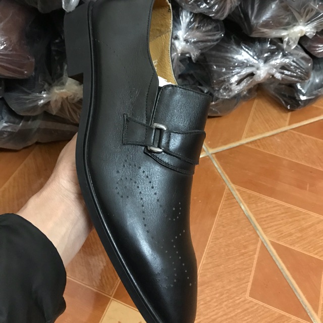 Giầy da nam xả toàn bộ mục xả đồng giá với những mẫu này còn rất nhiều size nhỏ 38,39 và vẫn còn ít 40,41,41 tuỳ mẫu mua
