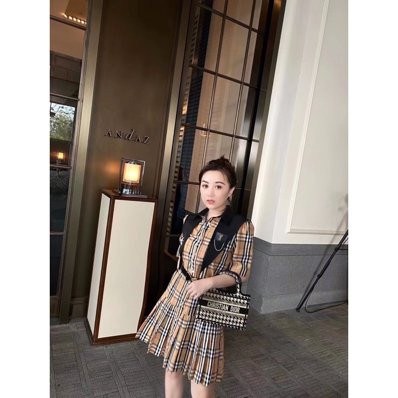 Váy Burberry BBR mẫu mới hàng cao cấp kèm khăn choàng thắt lưng siêu xinh