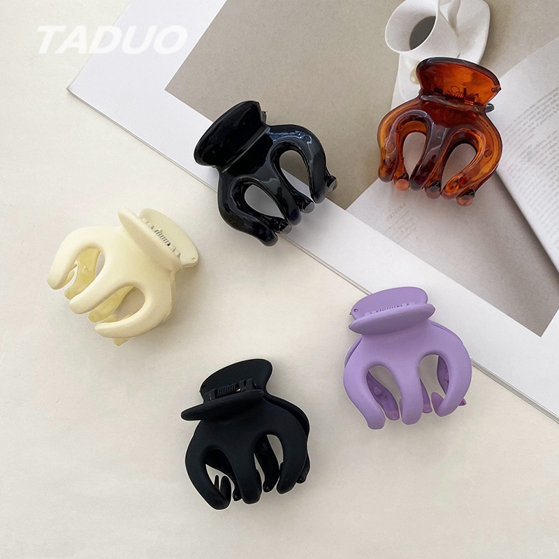 Kẹp tóc hình hoa hổ phách đơn giản cho nữ