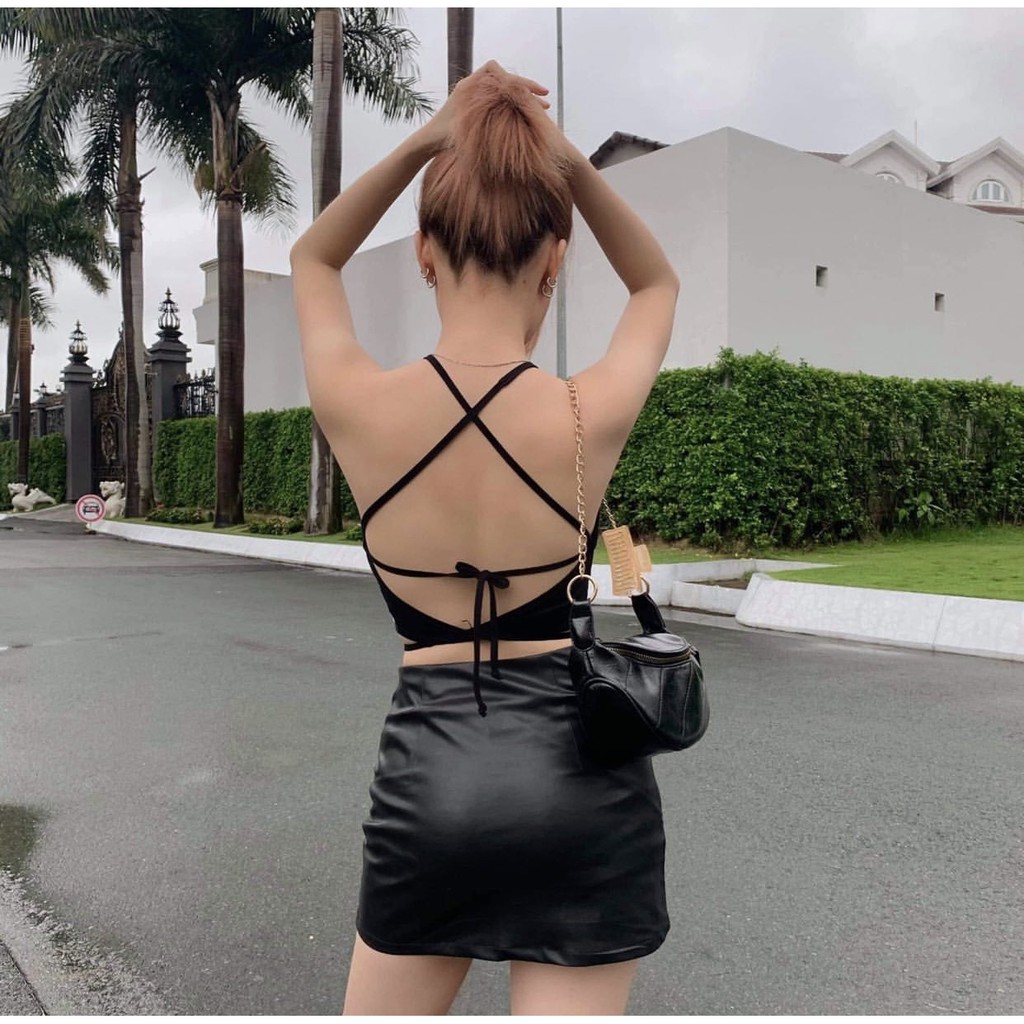 - áo croptop dây dạng yếm