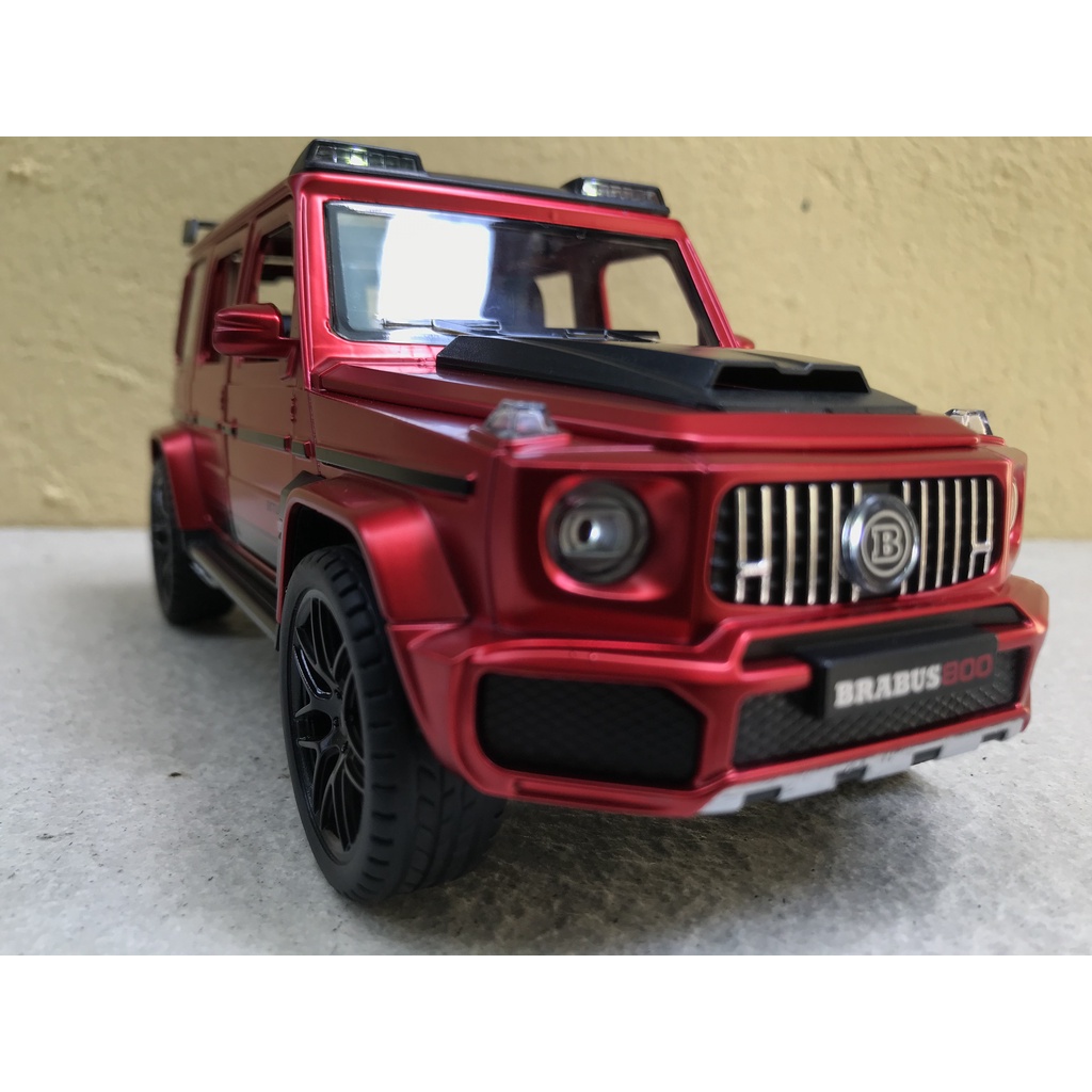 Mô hình xe Mercedes BRABUS G800 1:24