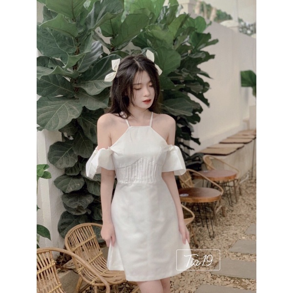 Váy cổ yếm xếp ly tay bồng Tia 19. Váy cổ yếm xếp ly trắng