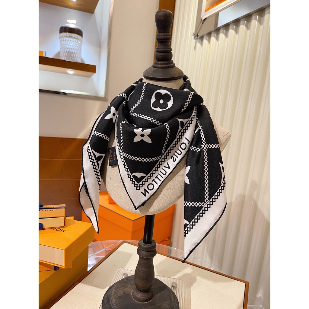 Khăn Choàng Cổ Lụa Hình Vuông Màu Đen Thời Trang Cho Nữ