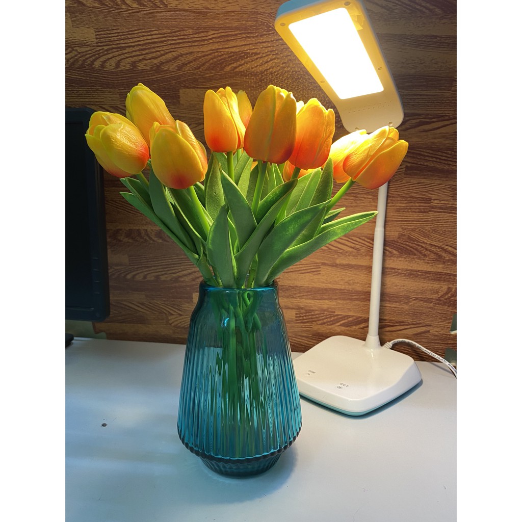 Hoa Tulip lá thẳng - Hoa giả lụa trang trí, để bàn, chụp ảnh decor