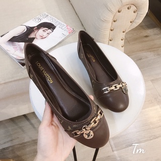 Giày búp bê lv mũi tròn đế bệt tag xích ngang fullbox