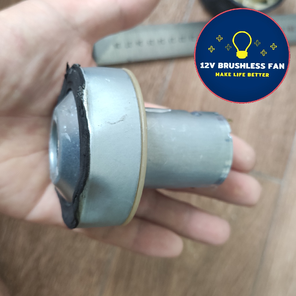 Động cơ máy hut bụi chạy pin