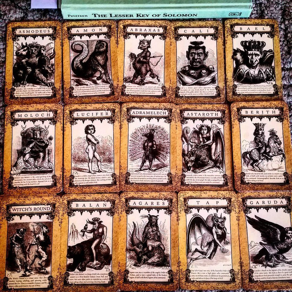 Bộ bài The Daemon Tarot Kit