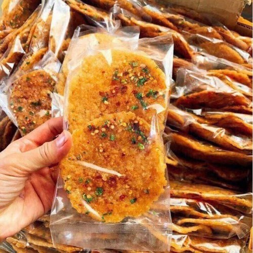 [Mã 2010FMCGSALE giảm 8% đơn 500K] cơm cháy mắm hành 4,8k gói 3 miếng