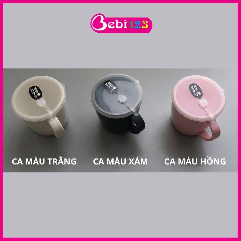 Ca uống nước, cốc tay cầm có lỗ cắm ống hút Nhật Bản cao cấp cho bé