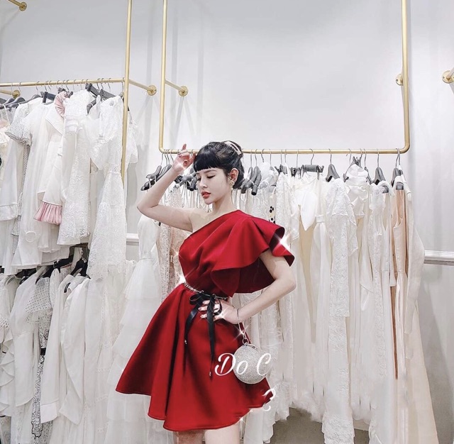 ( ẢNH VÀ VIDEO THẬT 10000% )  Đầm xoè lệch vai xếp li kèm phụ kiện