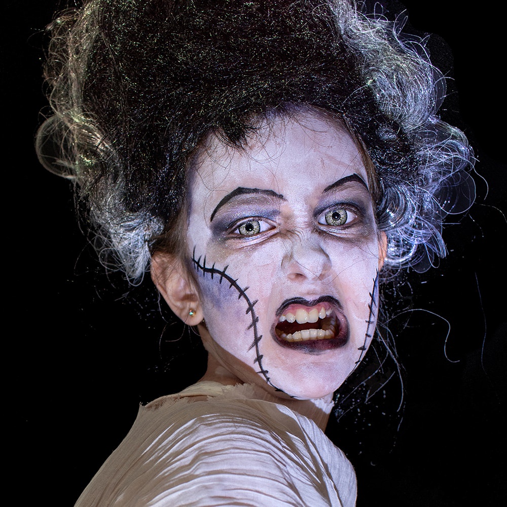 Kính áp tròng CALK màu trắng để hóa trang Halloween
