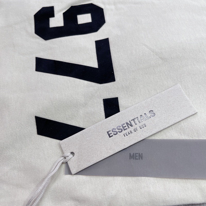 Set Quần Áo FOG Fear Of God ESSENTIALS SS22 1977 Wheat, Combo bộ quần áo FOG ESSENTIALS nam