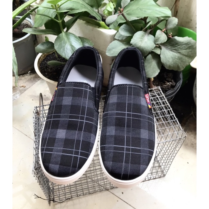 Giày lười vãi nam mẫu mới, phom đẹp , họa tiết kẻ sọc, sản phẩm hót nhất hiện nay, mã LV13