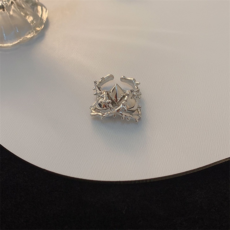 [Fashion Creative Simple Retro Thorns Love Heart Open Rings For Women ] [ Elegant Ladies Smooth Fine Thin Finger Ring] [Lovely Jewelry Gifts For Girl Friends]