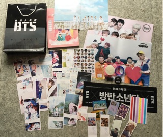 Combo BTS + hộp card