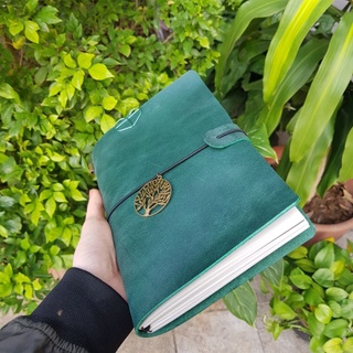 Sổ tay da bò Midori xanh lá đậm siêu đẹp.