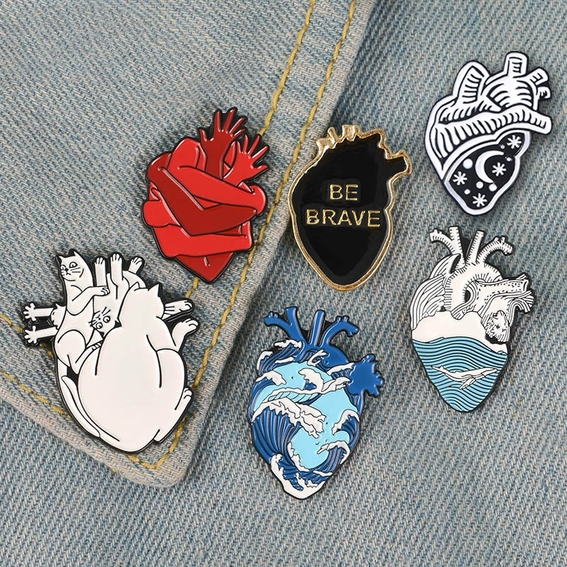 Ghim Cài Áo Hình Mèo Ôm Trái Tim Bằng Men 6 Kiểu Dáng Khác Nhau Dùng Làm Quà Tặng Túi Xách/Túi Xách