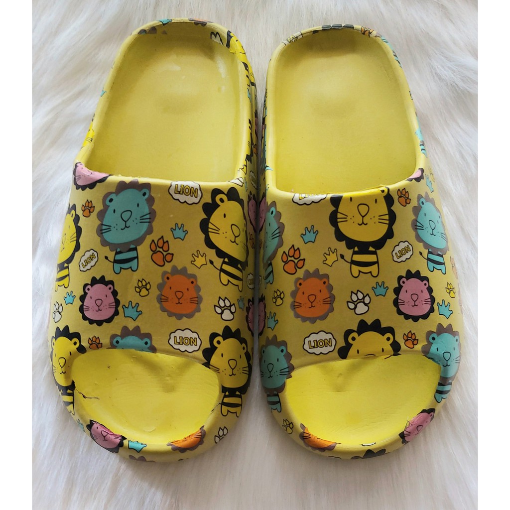 Dép đúc bánh mì in hình thú siêu cute, siêu bền và êm chân