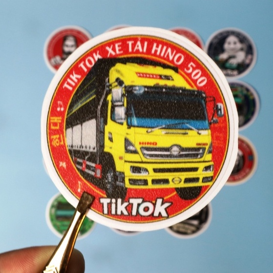 Tem nhỏ các Hình Xe tải mẫu Mới 2022 Hino, Chenglong, Michelin, Thaco, K250 | Hà Nội Phố Xe Tải