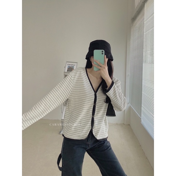 Áo cardigan sọc, viền đen