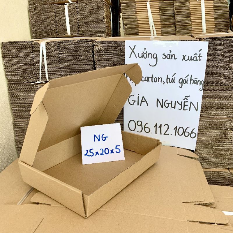 10 hộp carton nắp gài, nắp cài 25x20x5 dùng đóng gói áo thun, quần áo brand, sách truyện cho các shop online