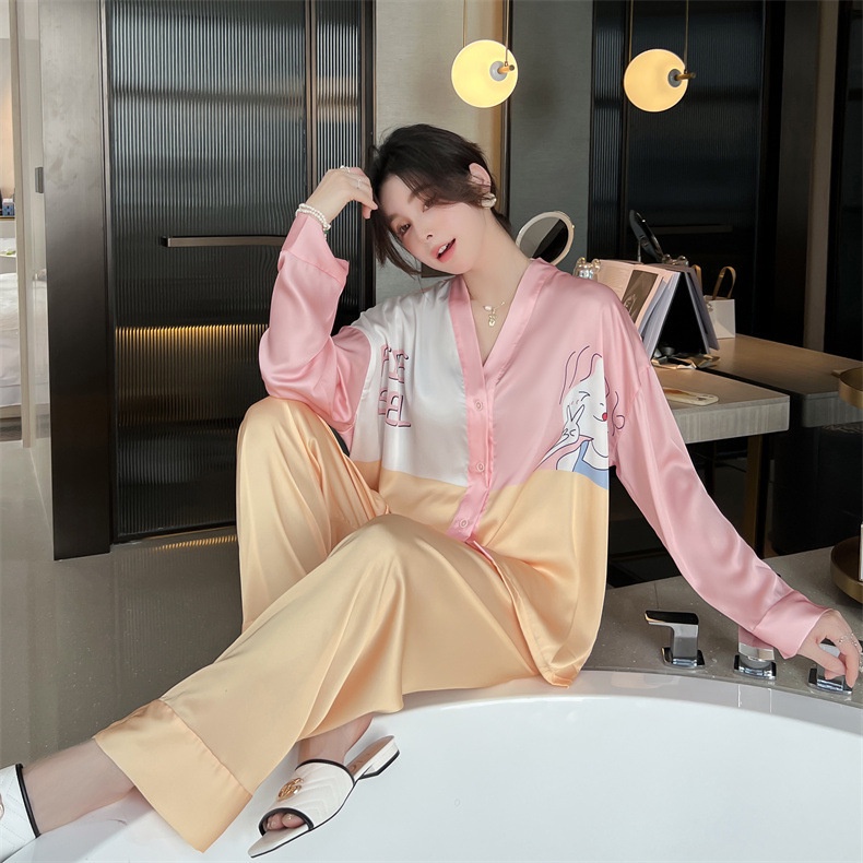 Bộ đồ ngủ tay dài thoải mái in họa tiết thời trang