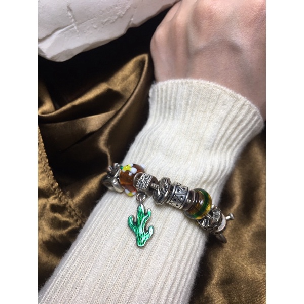 Lắc tay charm vintage-chốt cài then mu ra no