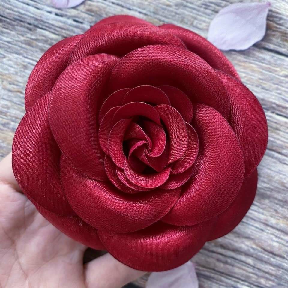 Tag Hoa Cài Áo Sang Trọng