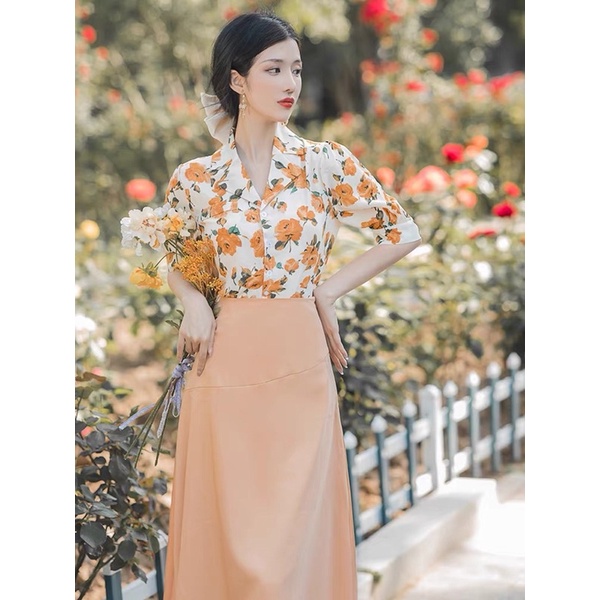 Sét áo sơ mi hoa nhí và chân váy dài cực sang