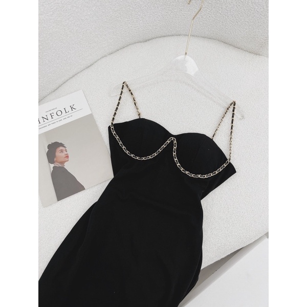 ĐẦM ĐEN 2S XÍCH CÚP NGỰC