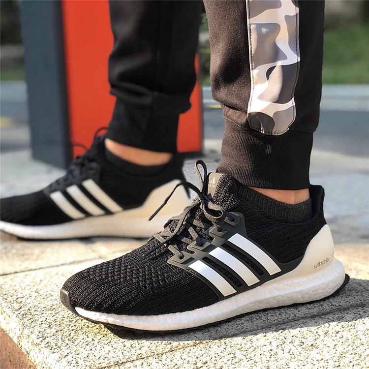 Giày Thể Thao Adidas Ultra Boost UB 3.0 4.0 BB6168 Màu Trắng Đen Phong Cách samurai
