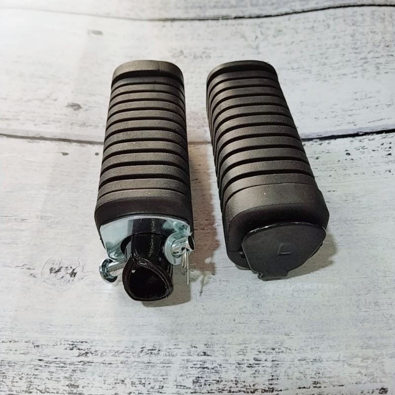 Cặp 2 cái cao su gác chân sau xe Wave anpha, Wave 100, gác xếp sau hàng công ty