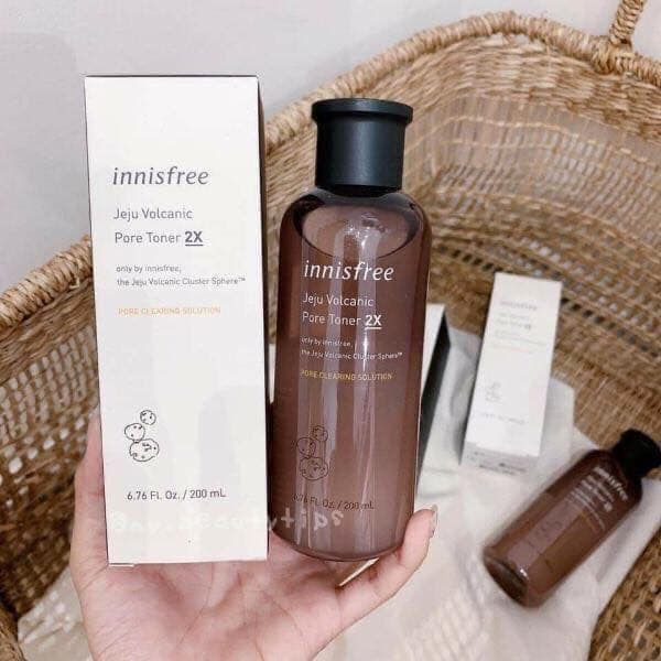 Nước Hoa Hồng Kiềm Dầu Se Lỗ Chân Lông Innisfree Jeju Volcanic Pore Toner 2X 200ml