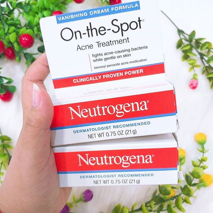 Kem chấm mụn Neutrogena On The Spot Acne Treatment ( 21g )