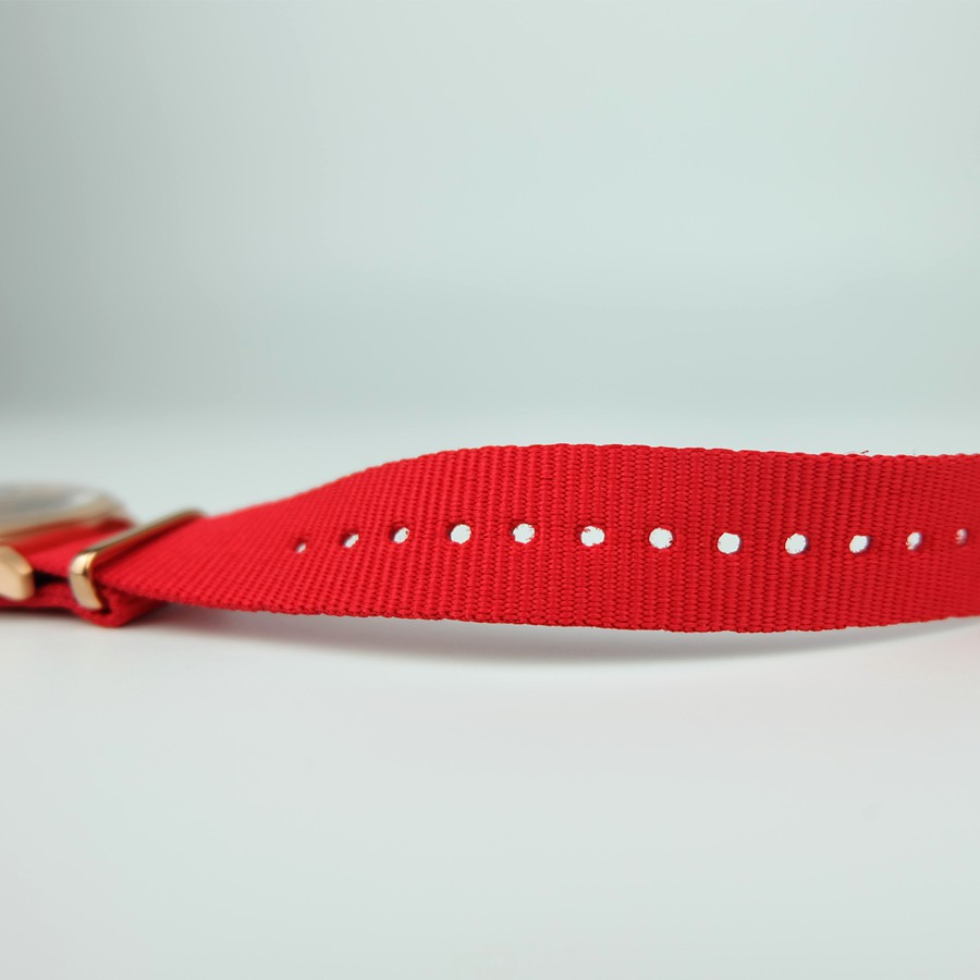 Đồng hồ unisex nam nữ Erik von Sant 003.002.B mặt tròn dây vải màu đỏ 38mm