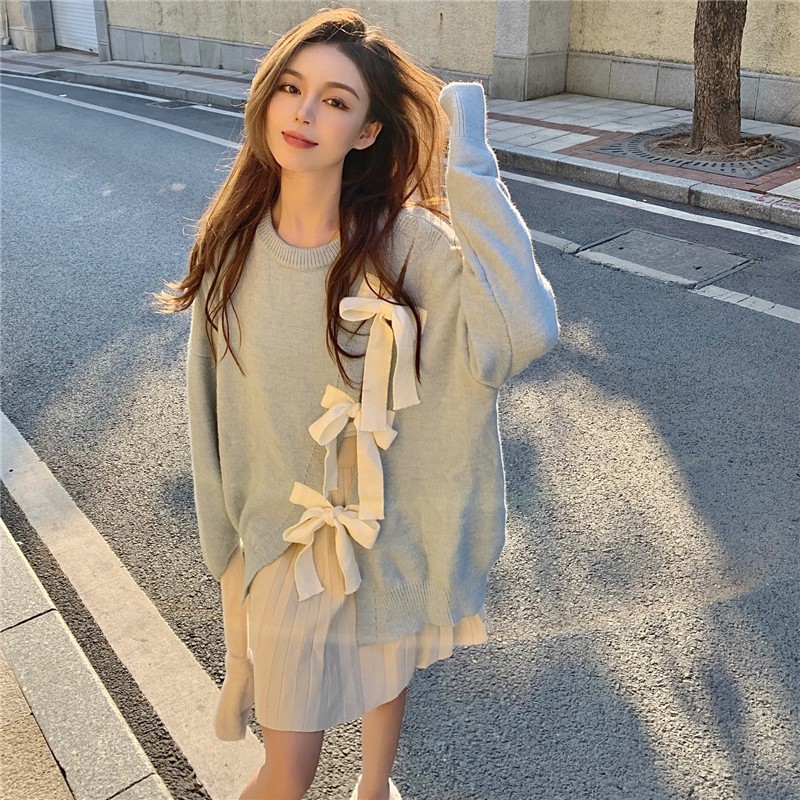 Set áo thun trắng + len xanh tay dài thắt nơ xẻ tà + chân váy lưng cao ngắn ulzzang