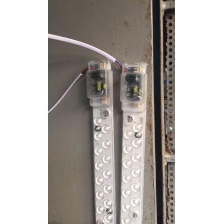 Led thanh có nam châm dính vào nhôm hoặc sắt 220V